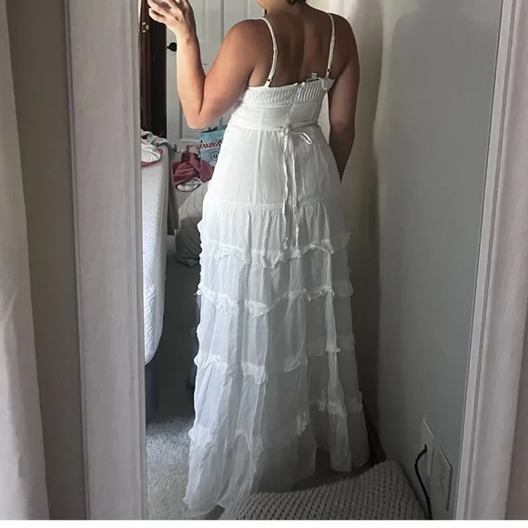 NWOT Bebe White Eyelet Ruffle Maxi Dress Spaghetti Straps with back tie - Picture 4 of 4
